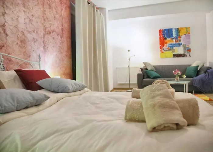 Luxury Downtown Apartment
